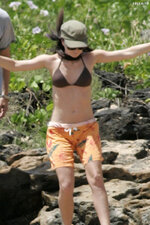 Alyson Hannigan Bikini body 4