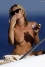 Kate Moss Topless (4).jpg