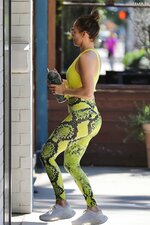 jennifer-lopez-arrives-at-tracy-anderson-studio-in-studio-city-07-19-2023-4.jpg.053f5a23153dbd...jpg