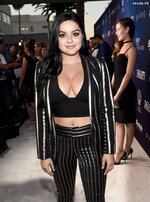 Ariel Winter Cleavage 5