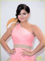 Sarah hyland ariel winter emmy awards 2013 red carpet 06