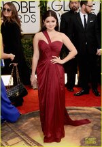 Sarah hyland ariel winter golden globes 2014 red carpet 05