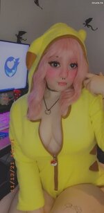 21 Pikachu 21