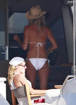 Elle Macpherson   enjoys a boat ride in Ibiza 4