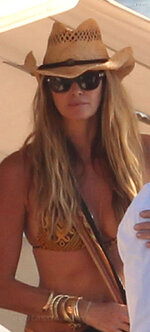 Elle macpherson bikini sydney harbour 11