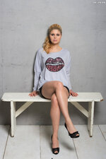 Yvonne Woelke Bench Sitting Legs T shirt Glance 608631 2560x3840