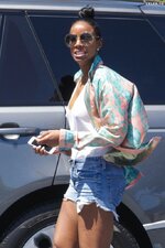 Kelly-Rowland-Braless-29-683x1024.jpg