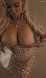Nicole Coco Austin flashing her tits 03