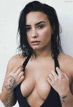 demi_lovato_swimsuit_tits.jpg