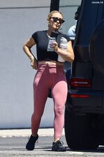 Hilary Duff   Arriving for a workout in Studio City 02