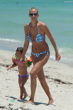 77824 cceu Sandy Meyer Woelden bikini candid Miami 07 27 2010 01 123 568lo