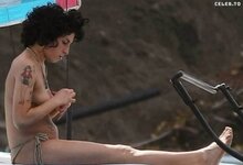 Amy winehouse topless 4
