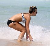 Kaley.Cuoco.Bikini.13.jpg