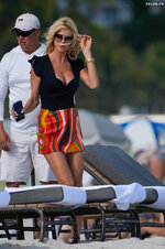 Victoria Silvstedt Enjoys a beach holiday in Miami 11 21 2022  0 