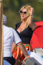 Victoria Silvstedt Enjoys a beach holiday in Miami 11 21 2022  6 