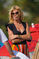Victoria Silvstedt Enjoys a beach holiday in Miami 11 21 2022  7 