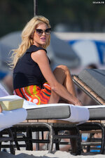 Victoria Silvstedt Enjoys a beach holiday in Miami 11 21 2022  8 