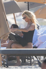 Victoria Silvstedt Enjoys a beach holiday in Miami 11 21 2022  9 