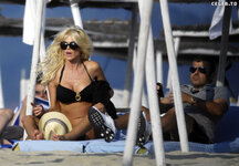 Victoria Silvstedt  Bikini St Tropez 13