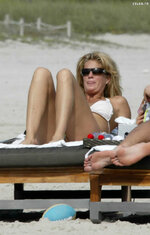 Rachel Hunter Beach 2