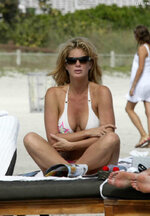 Rachel Hunter Beach 4