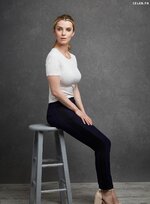 Betty Gilpin Leggings Pics