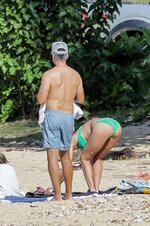 Jessica alba beach paparazzi shots bikini hawaii 1