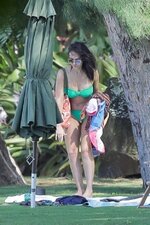 Jessica alba beach paparazzi shots bikini hawaii 14