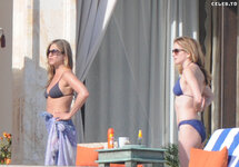 26728 Preppie Jennifer Aniston and Emily Blunt on vacation in Los Cabos 70 122 374lo