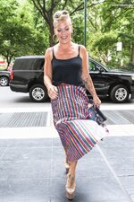 48809318 pink leaving her hotel in new york city 10 07 2017 28
