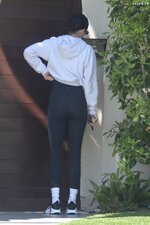 Kendall jenner sexy ass leggings beverly hills 4