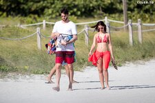 Sila Sahin   Seen in bikini at Miami Beach 27122016 21