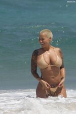 Amber Rose   Topless Bikini Candids in Maui 19