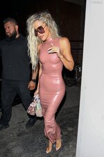 Khloe Kardashian Braless in Latex Dress 5 scaled