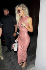 Khloe Kardashian Braless in Latex Dress 8 scaled