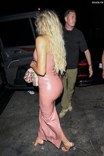 Khloe Kardashian Braless in Latex Dress 10 scaled