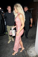 Khloe Kardashian Braless in Latex Dress 11 scaled