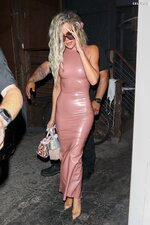 Khloe Kardashian Braless in Latex Dress 13 scaled