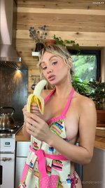 Sara Underwood Nude Sucking Bananamp4 snapshot 0017330