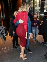 Khloe kardashian appeared on live with kelly and michael 1 17 2016 6