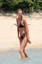 Stella amxwell in bikini at a beach with some friends 05 29 2022 8e17bffdc03422ddc1982fe5