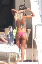 Tara Reid -Bikini ass (14).jpg