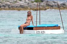 Heidi Klum topless in Tulum  Mexico 29