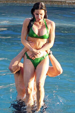 0302 courteney cox bikini 08