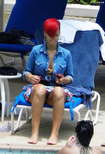 05934 RihannapoolsideinBarbados2010 03 122 513lo