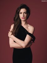 Anne hathaway elle us the women in hollywood issue november 2022 8