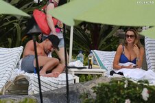 Sofia vergara in a bikini at a pool in hawaii dec 2014 16