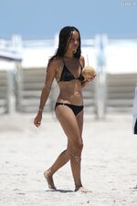 Zo kravitz in a black bikini at a beach in miami july 2015 9