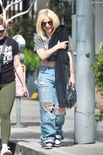 Avril Lavigne shopping in Beverly Hills 03 15 2024  15 