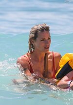 Michelle-Hunziker-Takes-a-Swim-in-Varigotti-31-Photos_82802.jpg